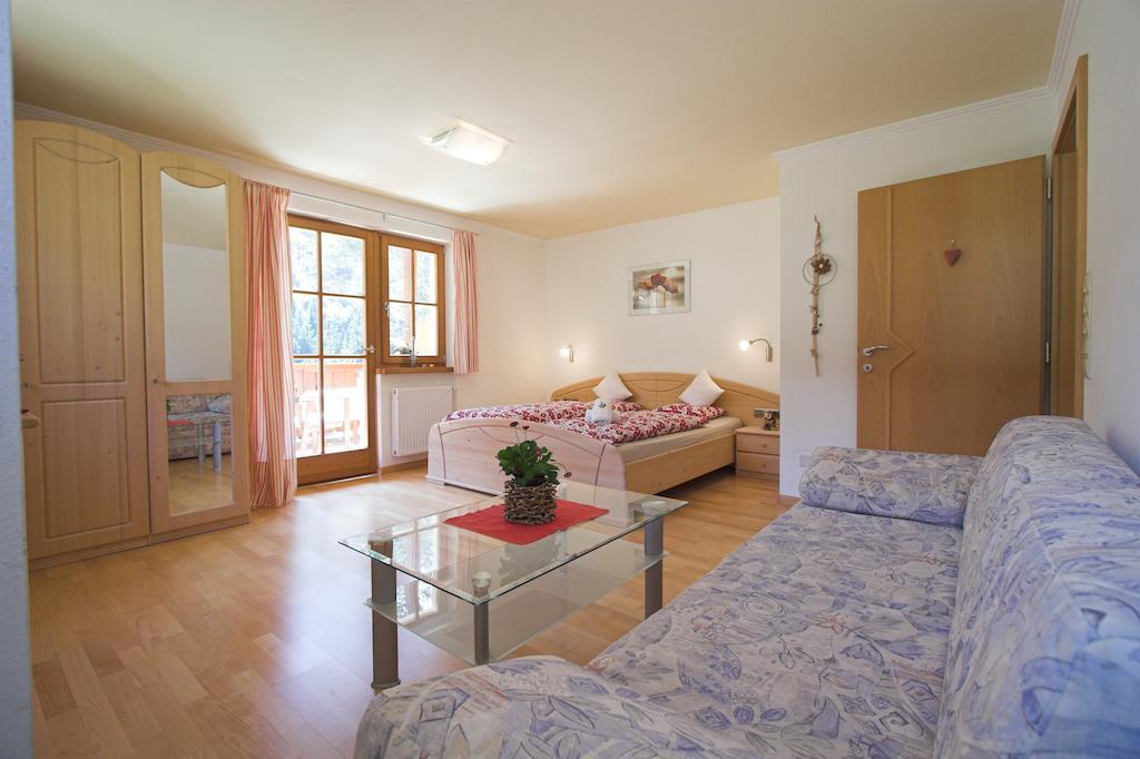 Apartments Dilln Guetl Tires Δωμάτιο φωτογραφία